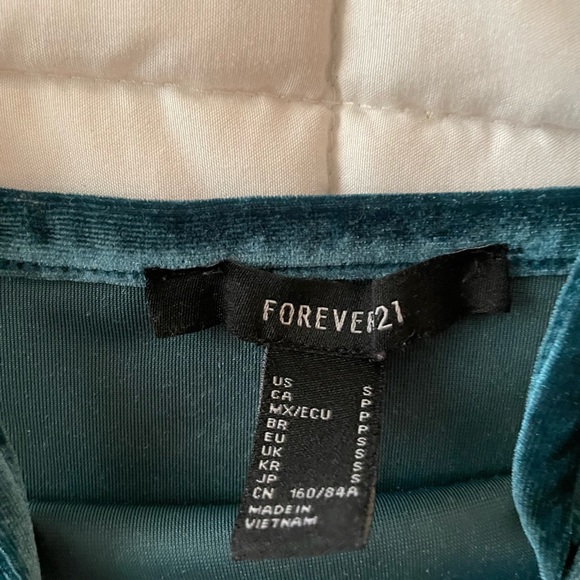 crop top - Picture 2 of 2